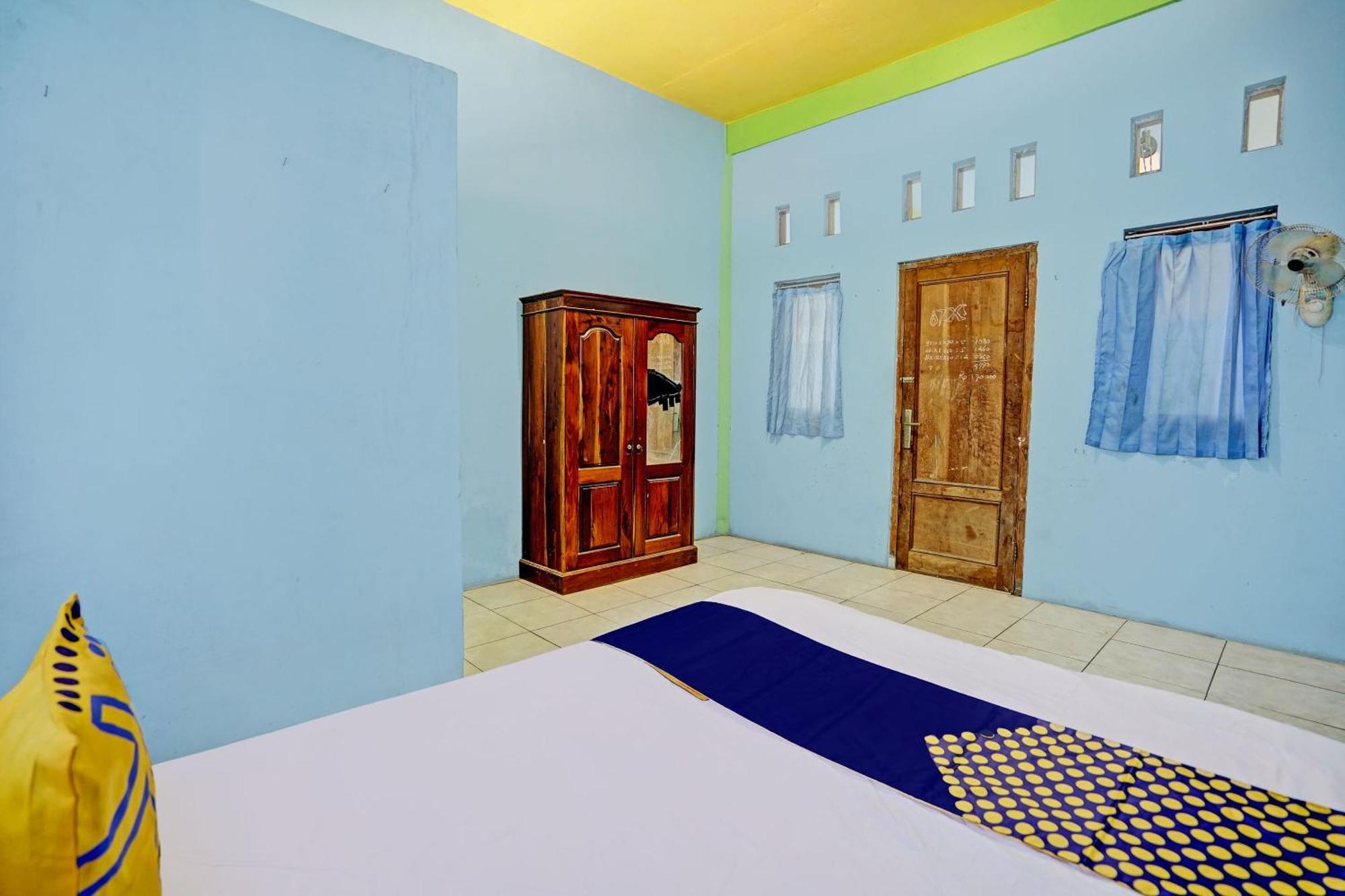 Oyo Life 93037 Nova Jaya Homestay Syariah Lamongan Exterior foto
