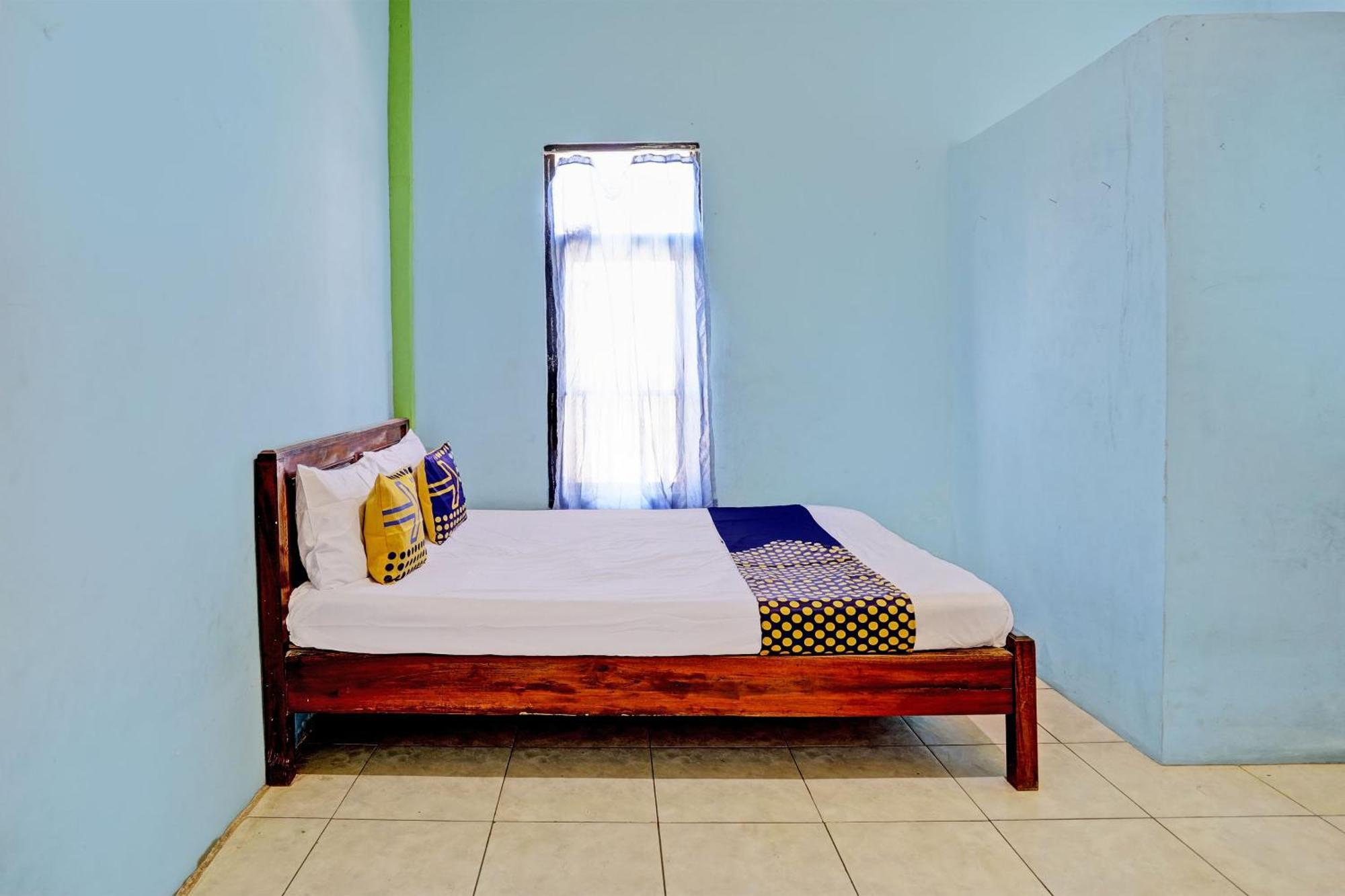 Oyo Life 93037 Nova Jaya Homestay Syariah Lamongan Exterior foto