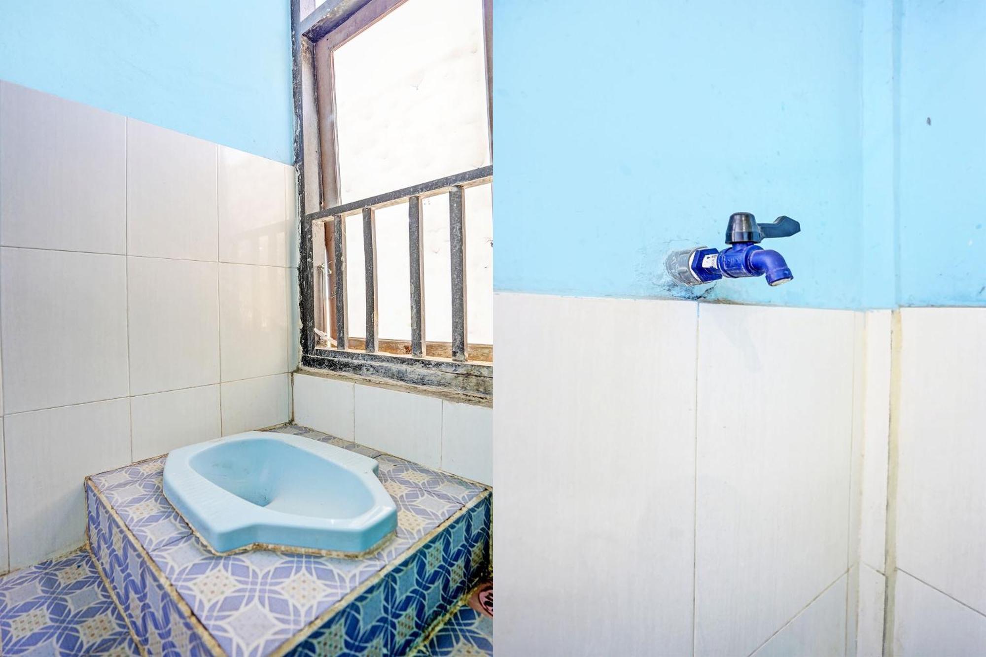 Oyo Life 93037 Nova Jaya Homestay Syariah Lamongan Exterior foto
